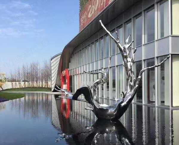 玻璃鋼雕塑的特點(diǎn)有什么呢？